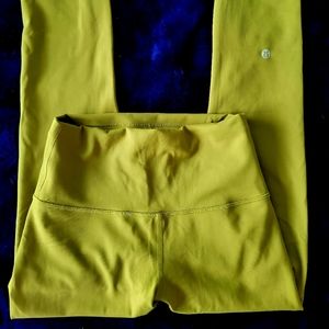 Lululemon 23" Wunder Train Leggings